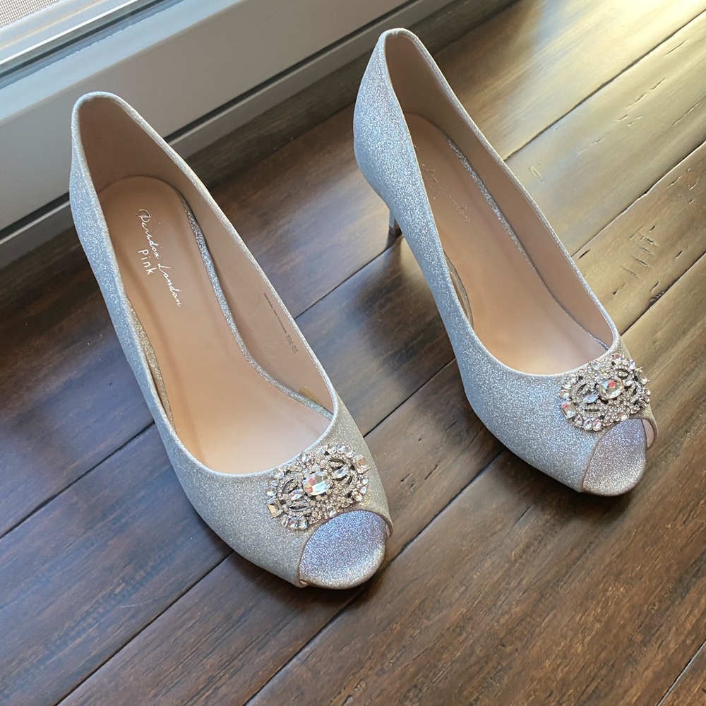 Silencer glitter peep toes.